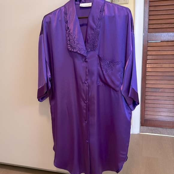 Purple Polyester Button-Up Robe - Picture 16 of 16